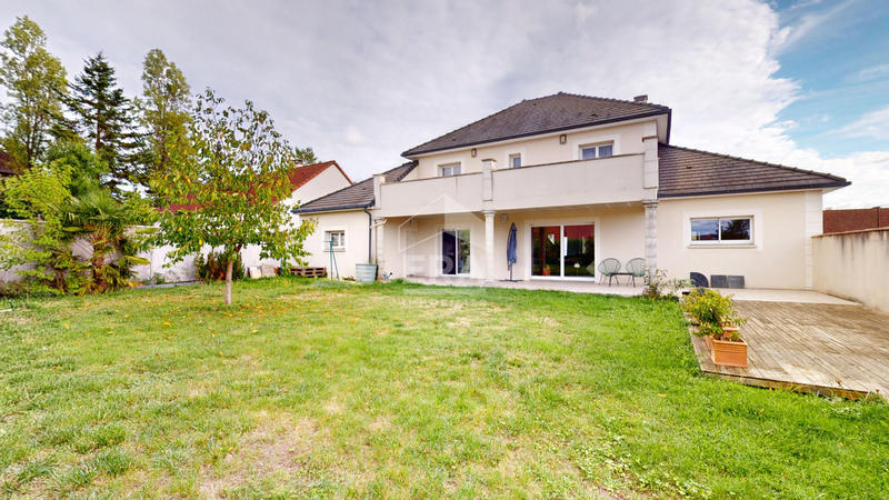 Maison - 150 m² - 6 pièces