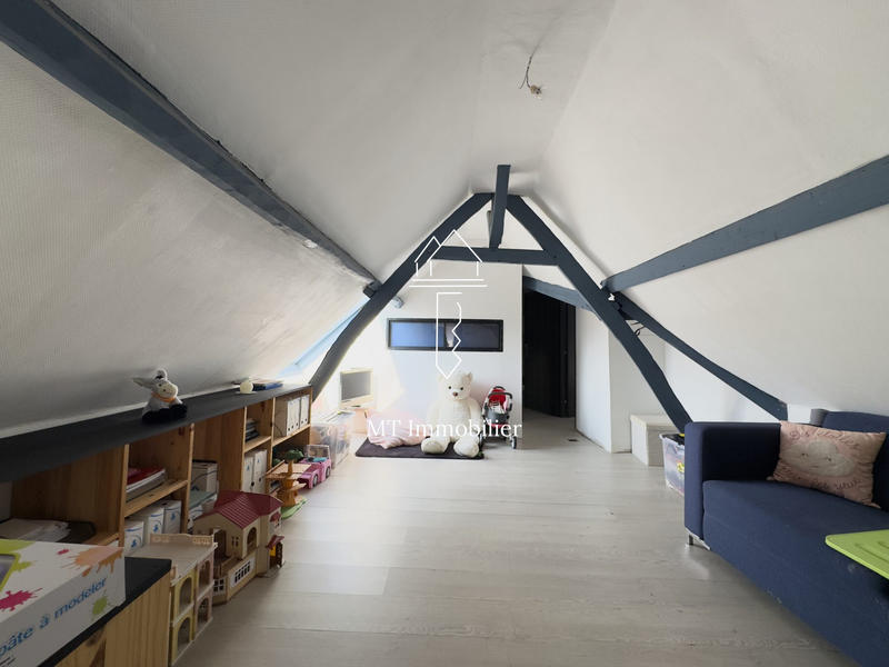 Maison - 181 m² - 8 pièces