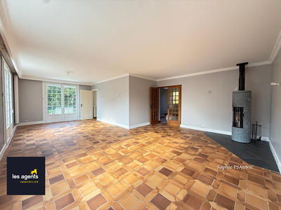 Maison - 260 m² - 9 pièces