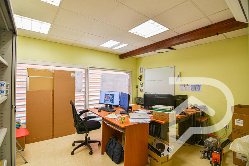 Maison - 270 m² - 11 pièces