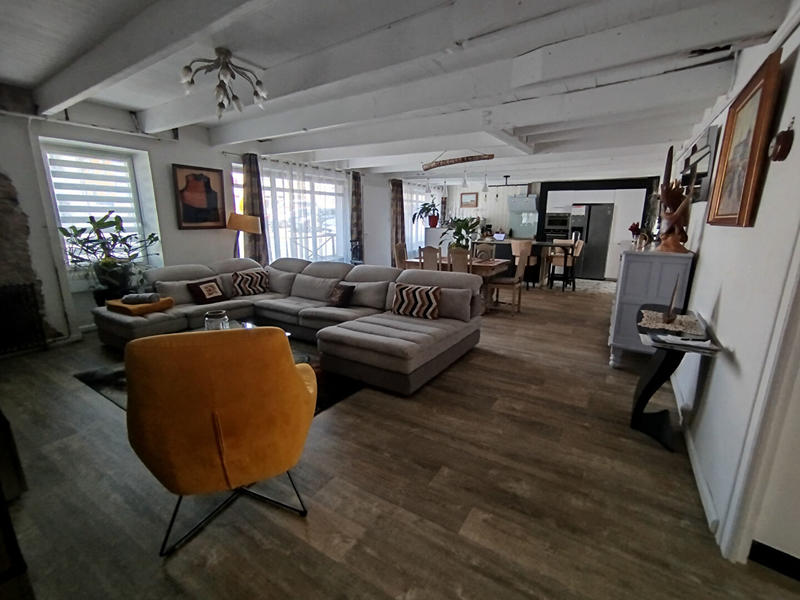 Maison - 185 m² - 7 pièces