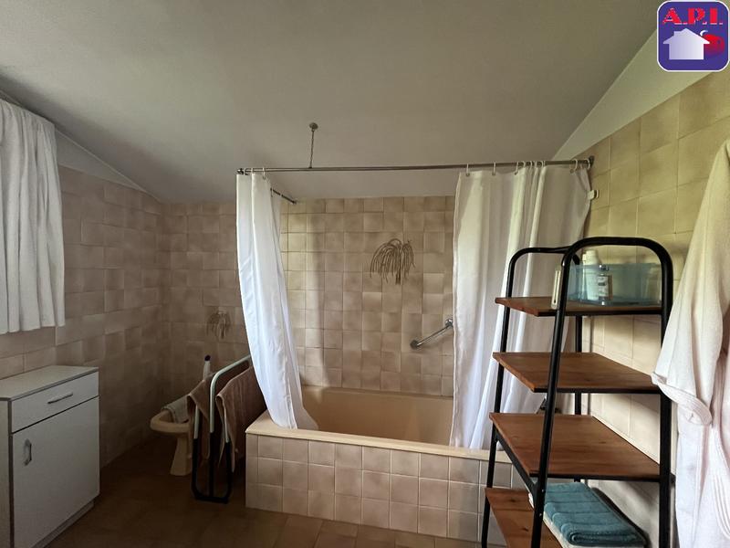 Maison - 203 m² - 8 pièces