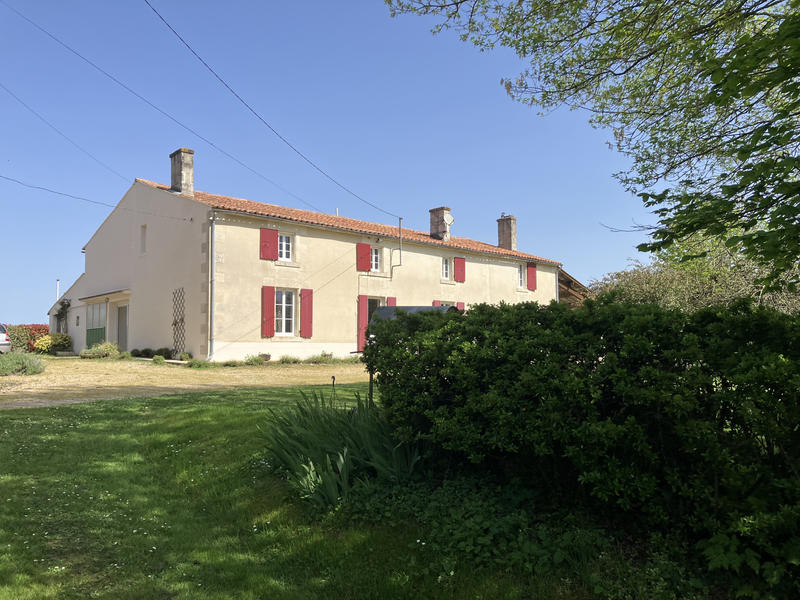 Maison - 198 m² - 8 pièces