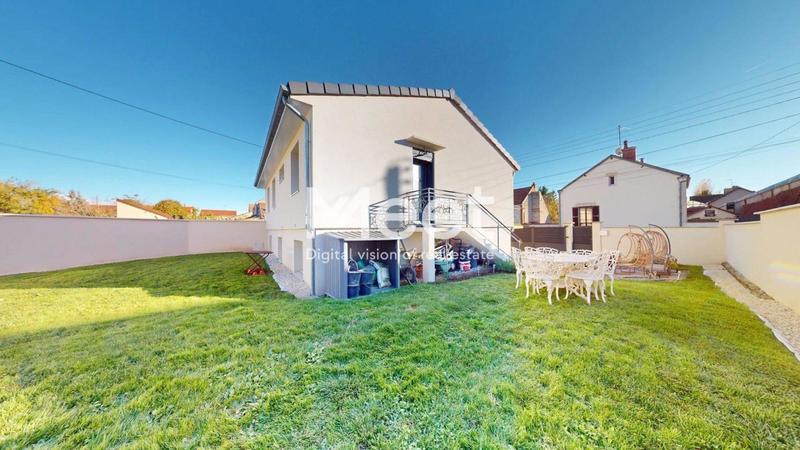 Maison - 120 m² - 5 pièces