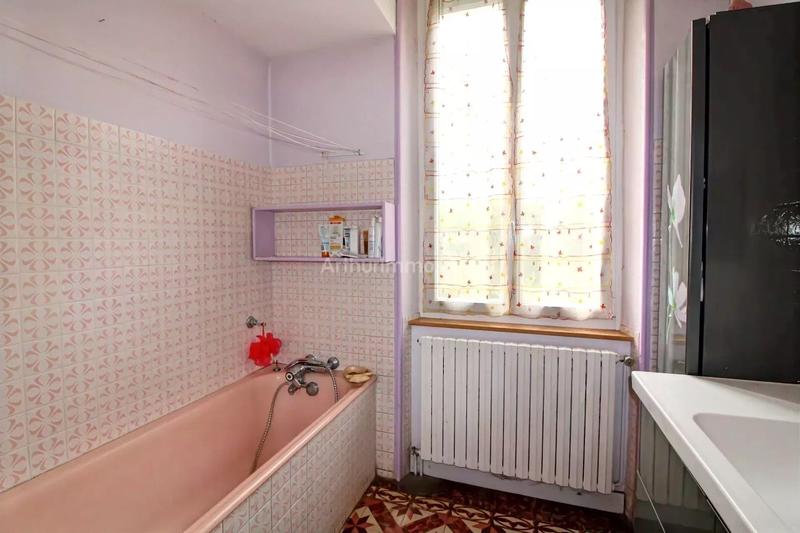 Maison - 202 m² - 7 pièces