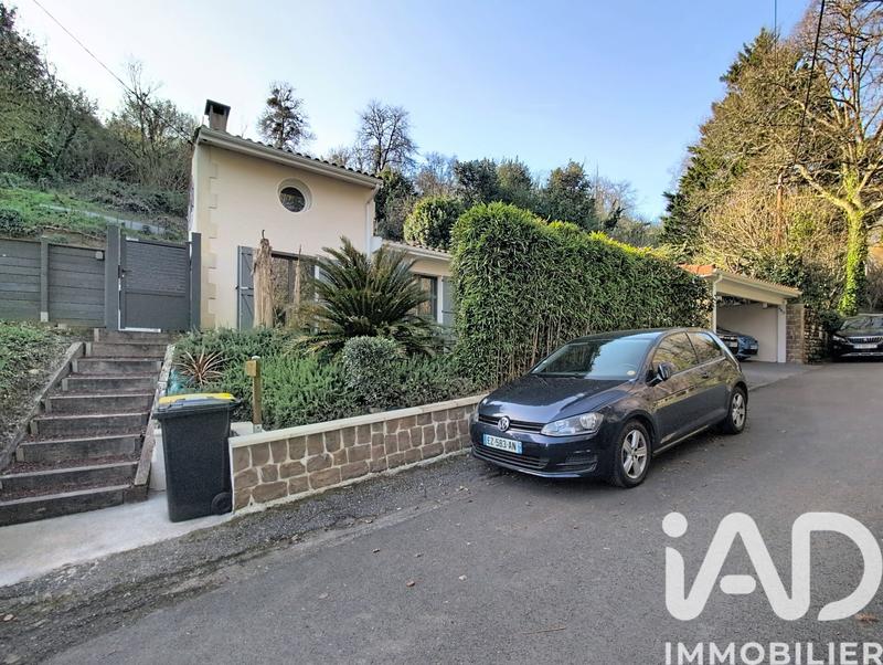 Maison - 230 m² - 6 pièces