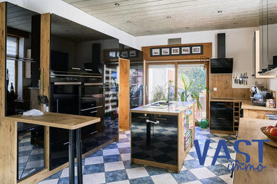 Maison - 185 m² - 8 pièces