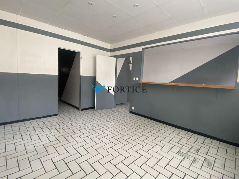 Local commercial - 45 m² - 2 pièces