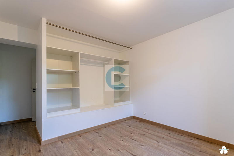 Maison - 212 m² - 6 pièces