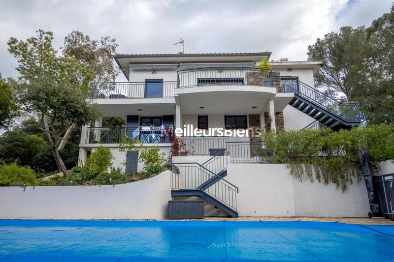 Villa - 188 m² - 8 pièces