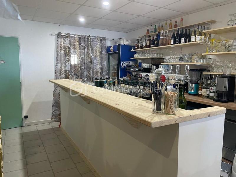 Local commercial - 114 m² - 5 pièces