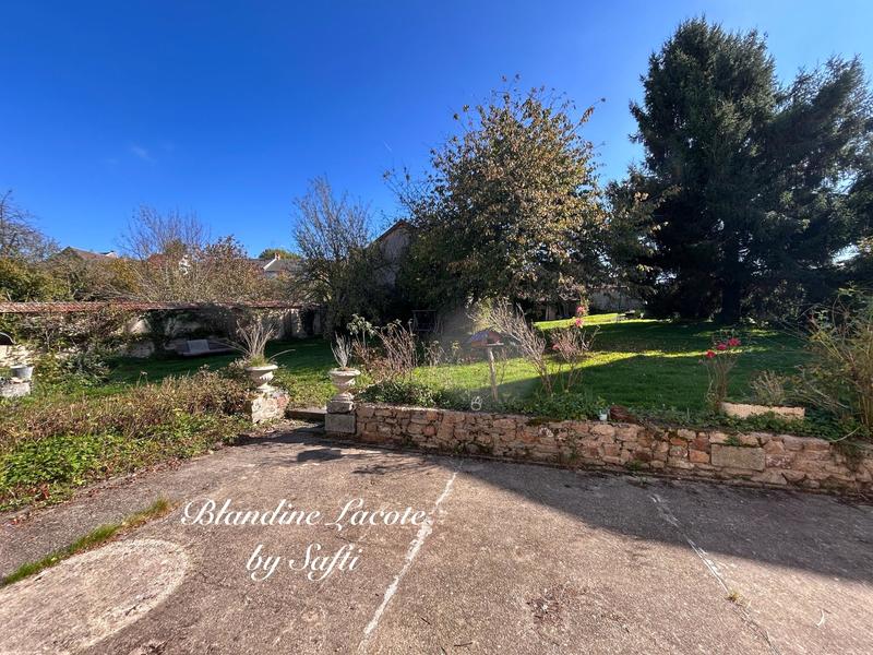 Maison - 296 m² - 12 pièces