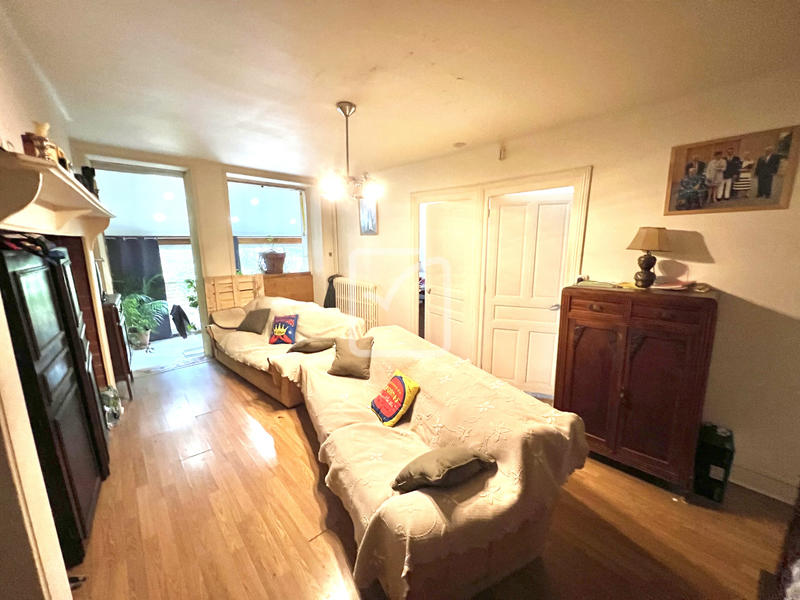 Maison - 245 m² - 11 pièces