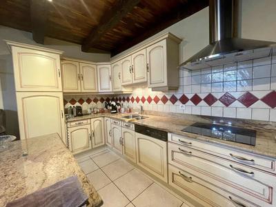 Maison - 195 m² - 7 pièces