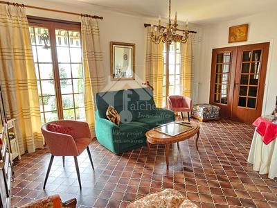 Maison - 164 m² - 6 pièces