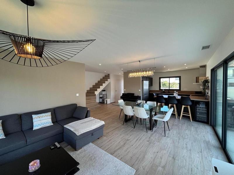 Maison traditionnelle - 130 m² - 6 pièces