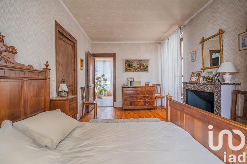 Maison - 214 m² - 6 pièces