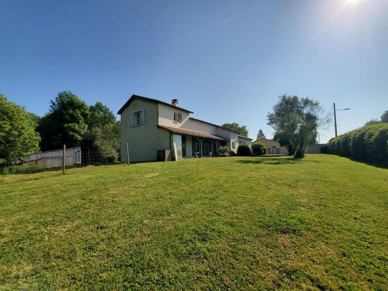 Propriété - 206 m² - 8 pièces