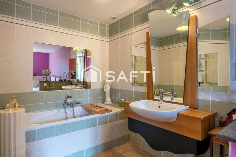 Maison - 190 m² - 8 pièces