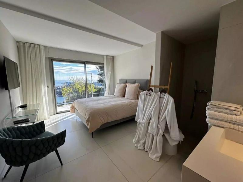 Villa - 360 m² - 7 pièces