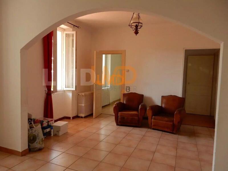 Maison en pierre - 141 m² - 8 pièces