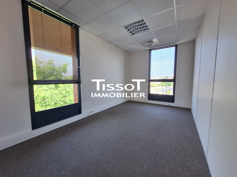 Bureau - 84 m² - 3 pièces