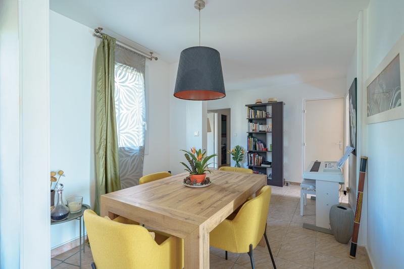 Appartement - 93 m² - 5 pièces