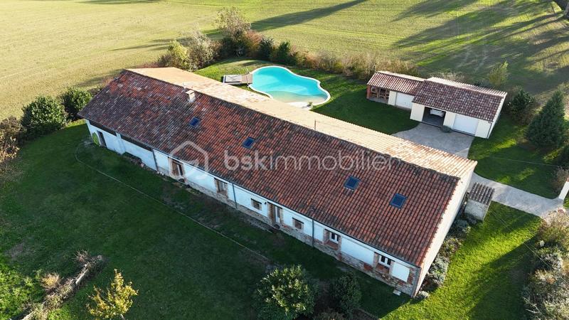 Longère - 275 m² - 7 pièces