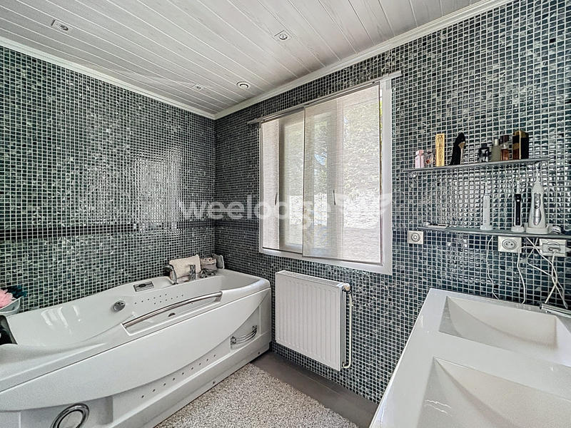 Villa - 200 m² - 7 pièces