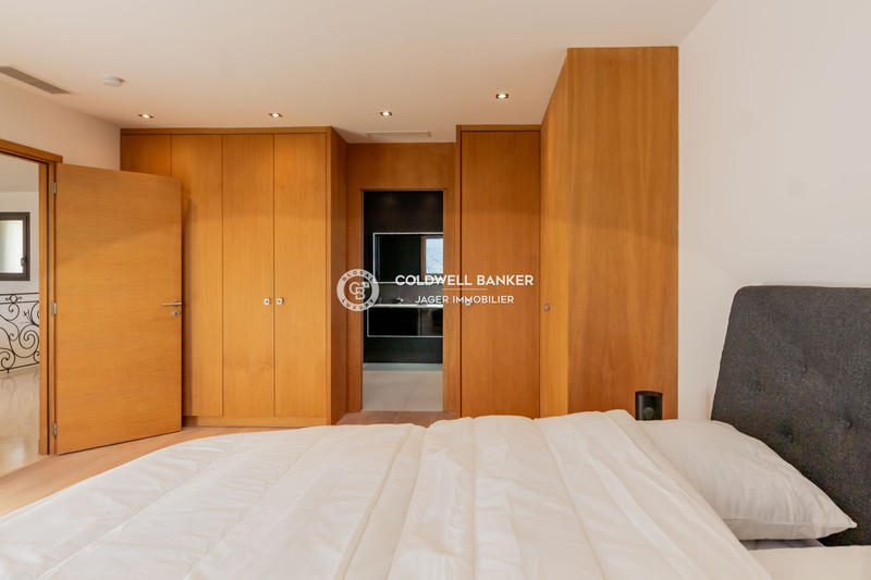 Villa - 250 m² - 7 pièces