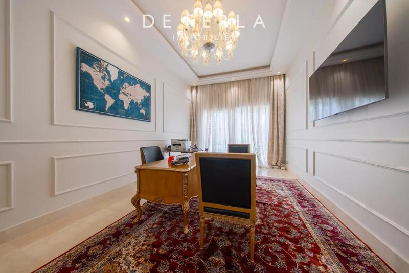 Villa - 1 200 m² - 12 pièces