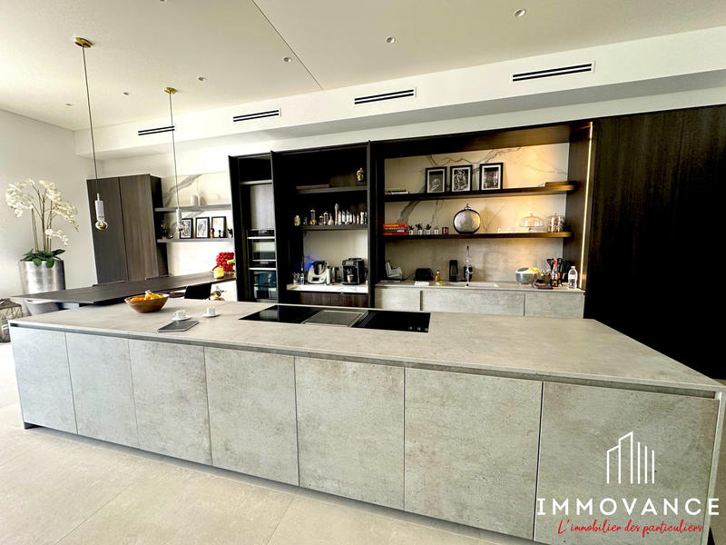 Maison contemporaine - 275 m² - 6 pièces