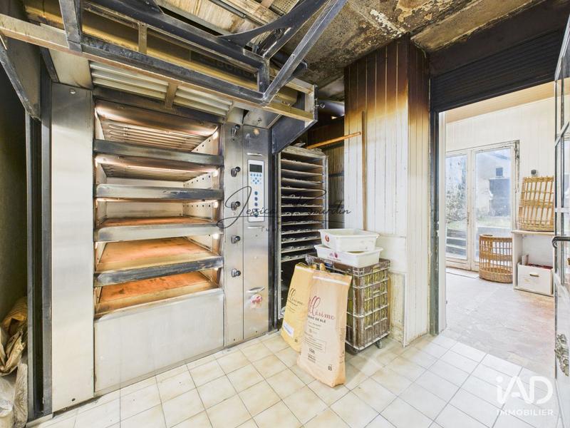 Local commercial - 244 m²