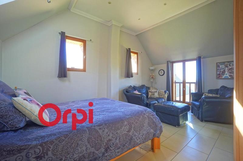 Maison - 252 m² - 9 pièces