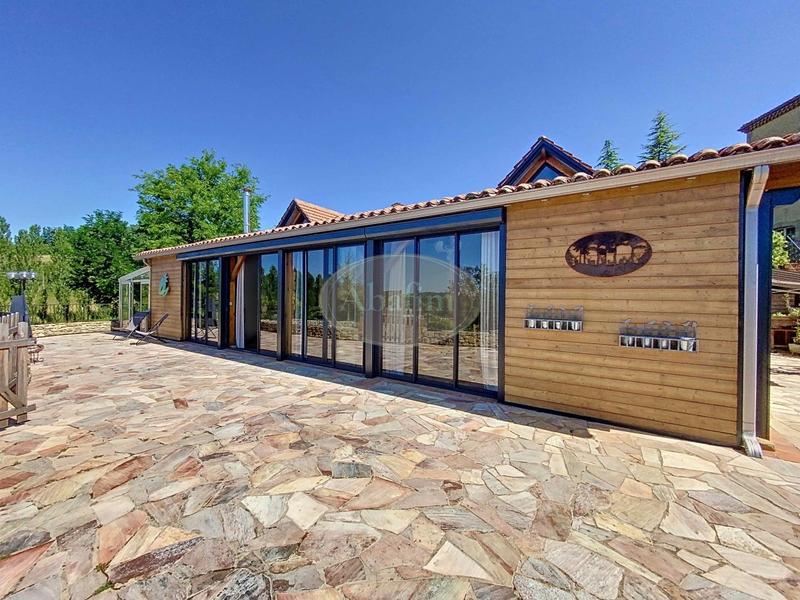 Château - 1 000 m² - 30 pièces