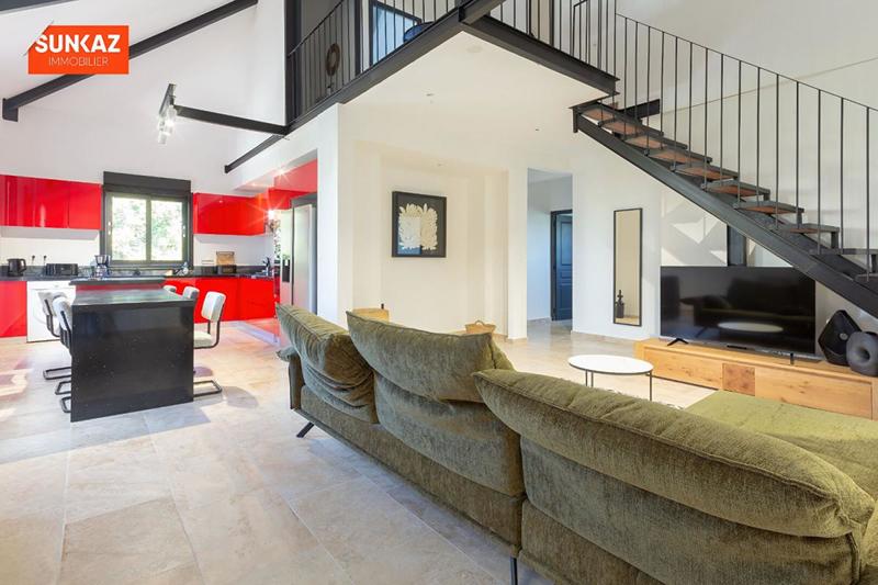 Appartement - 120 m² - 5 pièces