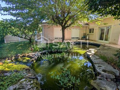 Villa - 270 m² - 9 pièces