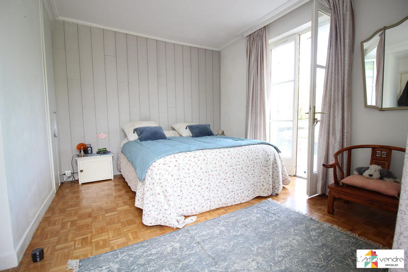 Maison - 143 m² - 7 pièces