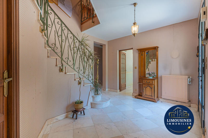 Maison - 206 m² - 8 pièces