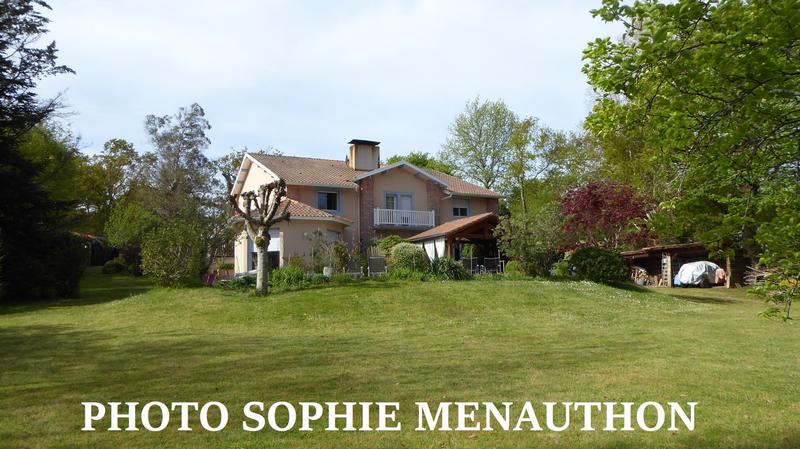 Maison - 350 m² - 8 pièces