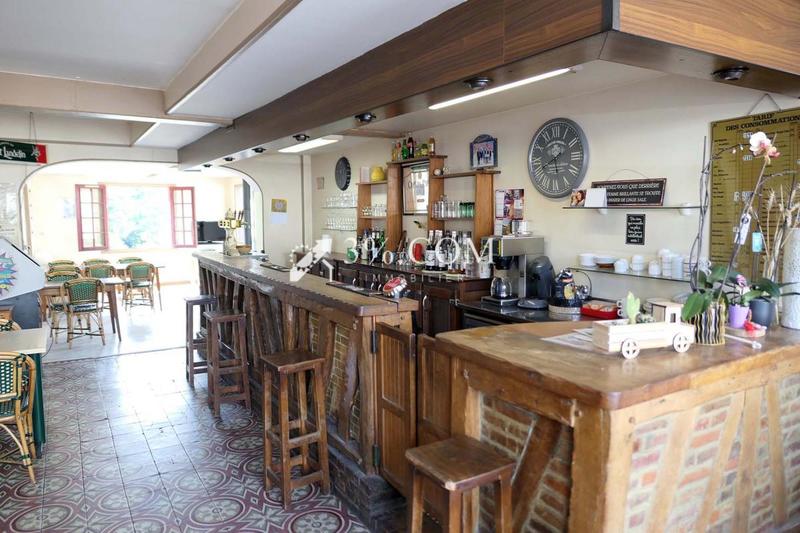 Maison - 234 m² - 11 pièces