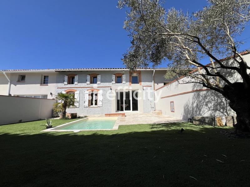 Maison - 180 m² - 7 pièces