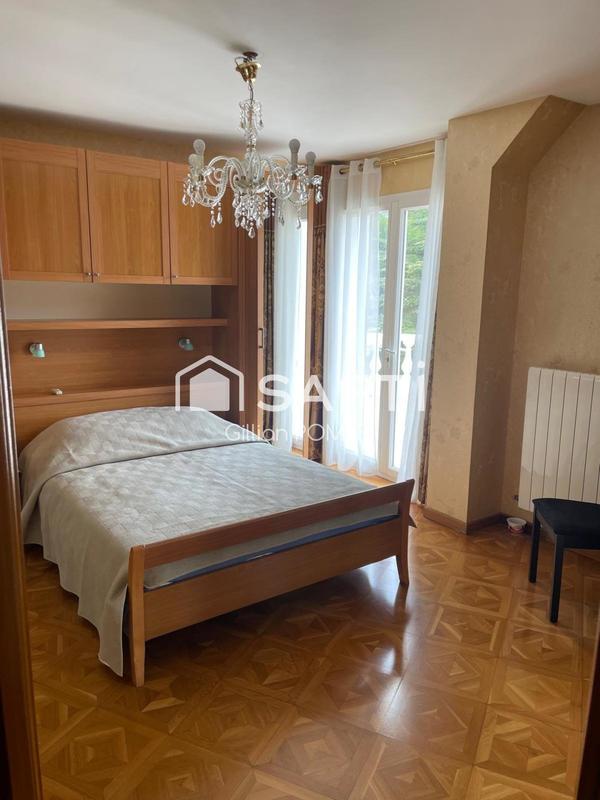 Villa - 232 m² - 6 pièces