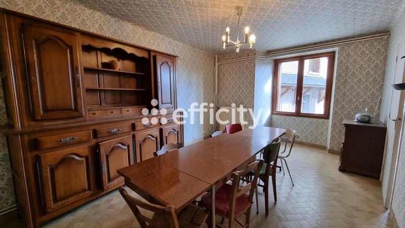 Maison - 198 m² - 10 pièces