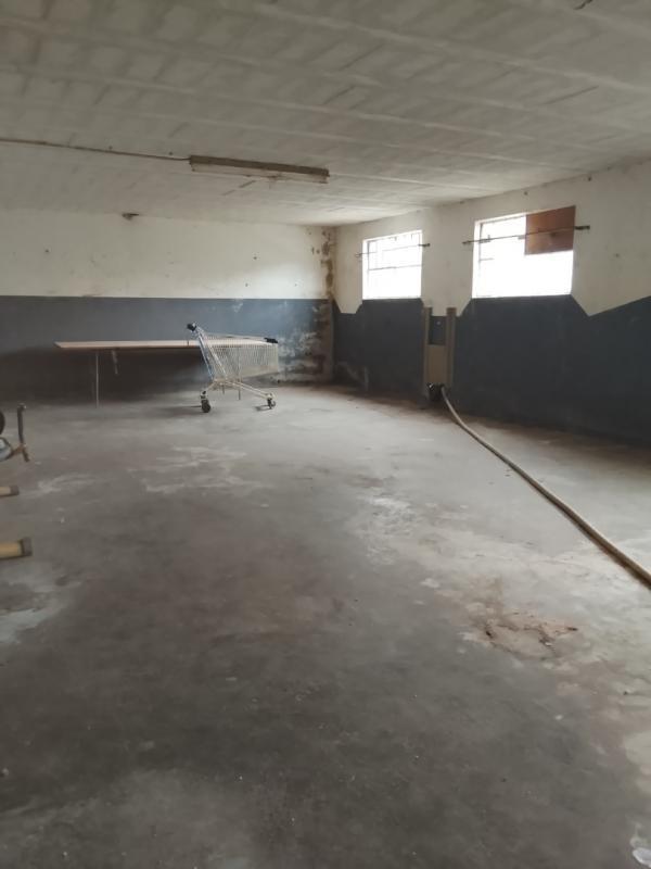 Grange - 600 m² - 8 pièces