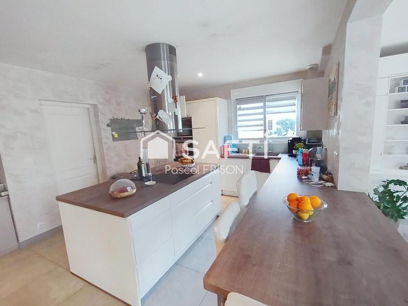 Maison - 196 m² - 7 pièces