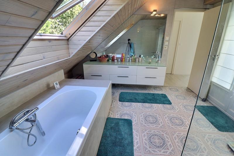 Maison - 295 m² - 12 pièces