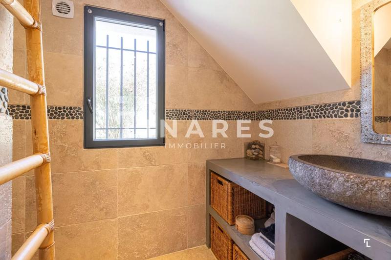 Maison - 215 m² - 6 pièces