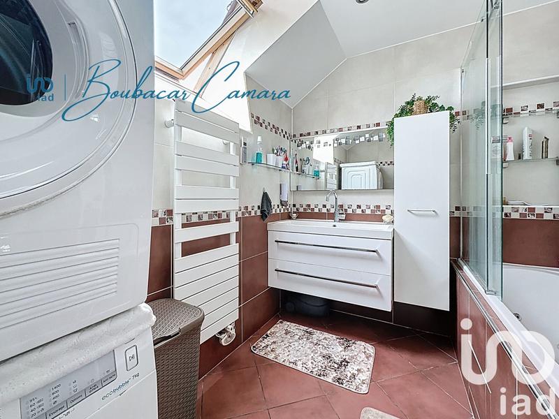 Maison - 203 m² - 8 pièces