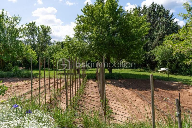 Demeure - 240 m² - 9 pièces